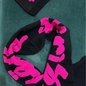 set cappello e sciarpa nero
