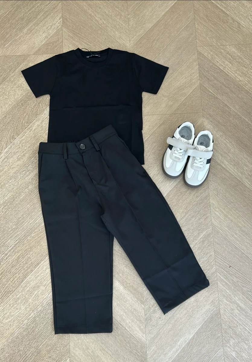 T shirt basic nera - immagine 2