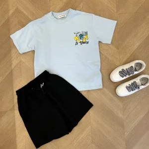 t-shirt the world azzurra