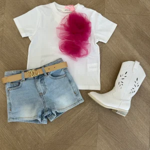 t-shirt con fiore