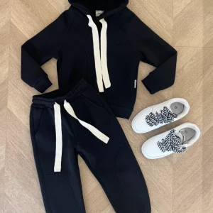 tuta sporty nera
