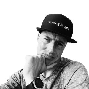 4T2 Cappellino da running con visiera piatta – Running is ugly