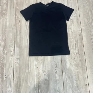 t-shirt basic nera black month