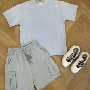 t-shirt basic azzurra