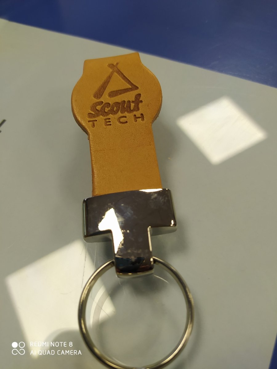 Portachiavi in cuoio Scout Tech